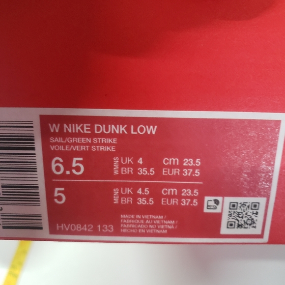 New Nike Dunk Low Neon Green Sneakers Womens Size 6.5 Streetwear Casual Everyday - Picture 8 of 8